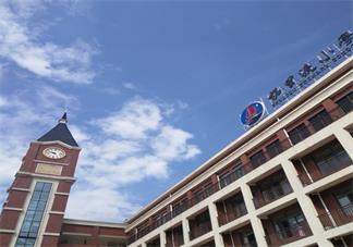 開學第一天送孩子上學心情 家長送孩子第一天上學說說朋友圈