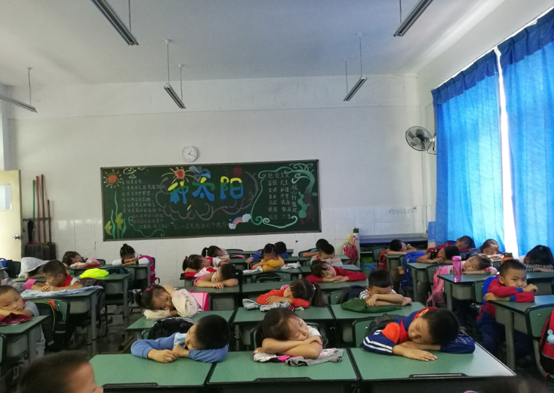 舍不得孩子上幼兒園矛盾的心情 孩子上學(xué)媽媽舍不得說說朋友圈 舍不得孩子上幼兒園矛盾的心情 孩子上學(xué)媽媽舍不得說說朋友圈