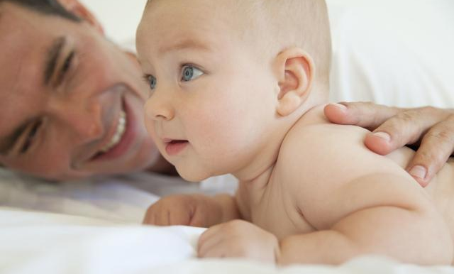 寶寶練習趴著多少時間合適 寶寶練習趴著要注意什么 寶寶練習趴著多少時間合適 寶寶練習趴著要注意什么