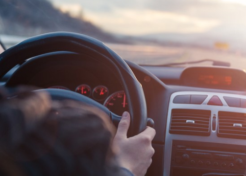 第一次自己一個(gè)人開車朋友圈說說 第一次自己一個(gè)人開車心情語錄 第一次自己一個(gè)人開車朋友圈說說 第一次自己一個(gè)人開車心情語錄