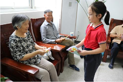 2019小學(xué)教師節(jié)活動報(bào)道稿怎么寫 2019小學(xué)教師節(jié)活動報(bào)道稿范文3篇 2019小學(xué)教師節(jié)活動報(bào)道稿怎么寫 2019小學(xué)教師節(jié)活動報(bào)道稿范文3篇