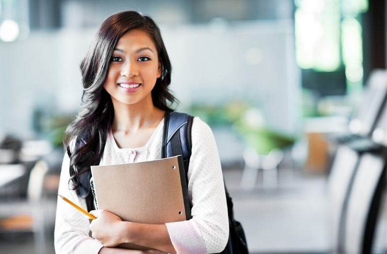 送女兒上大學心情 父母送女兒上大學句子說說 送女兒上大學心情 父母送女兒上大學句子說說