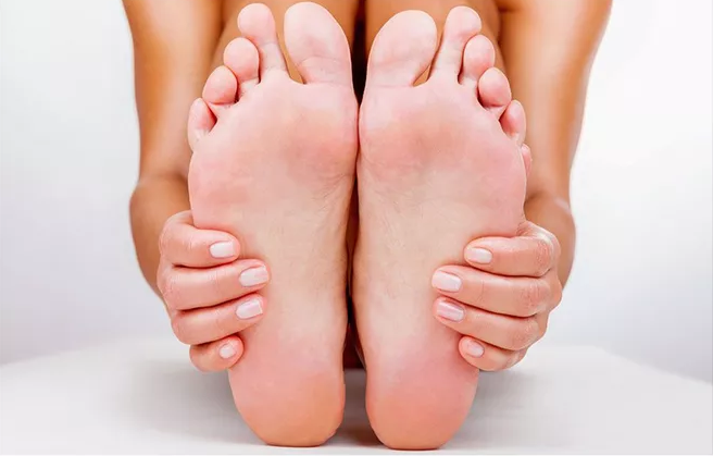 扁平足是遺傳還是后天形成的 判斷檢查扁平足的方法