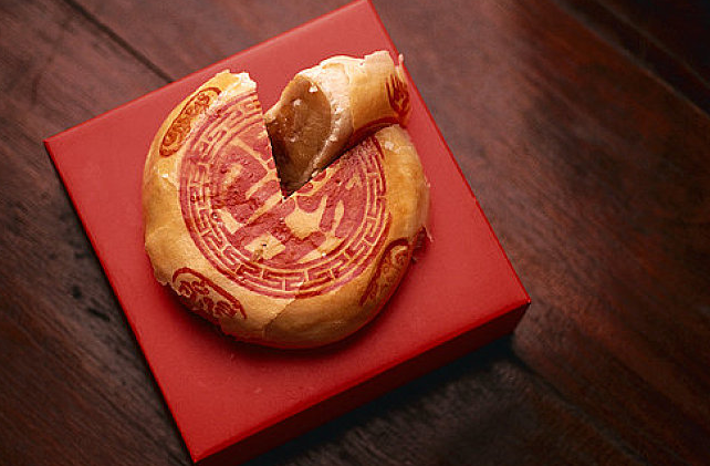 中秋節吃月餅的詩句有哪些 中秋吃月餅詩句大全