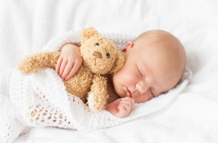 孩子打噴嚏流鼻涕就是感冒了嗎 孩子流鼻涕打噴嚏是什么原因 孩子打噴嚏流鼻涕就是感冒了嗎 孩子流鼻涕打噴嚏是什么原因