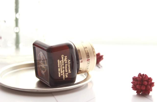 雅詩蘭黛眼霜怎么辨別真假 雅詩蘭黛眼霜真假鑒別方法