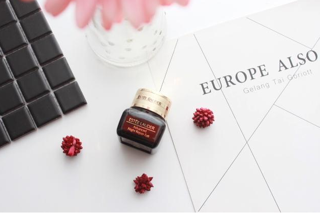 雅詩蘭黛眼霜怎么辨別真假 雅詩蘭黛眼霜真假鑒別方法