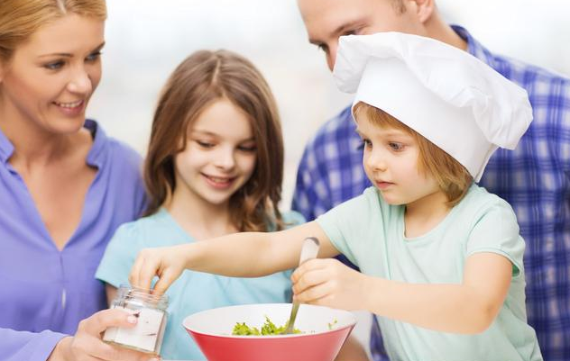 兒童吃得太飽會損傷大腦健康嗎 小孩吃太飽有什么危害