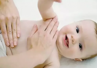 寶寶大便有奶瓣怎么回事 大便有奶瓣是消化不良嗎