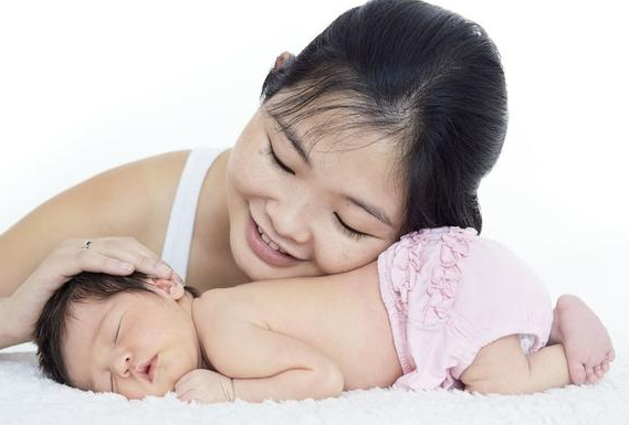 搖晃哄睡對孩子好嗎 搖晃哄睡有什么危害