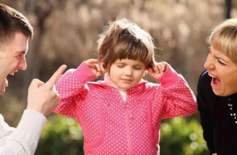 面對可怕的兩歲怎么應(yīng)對 孩子可怕的兩歲怎么辦 面對可怕的兩歲怎么應(yīng)對 孩子可怕的兩歲怎么辦