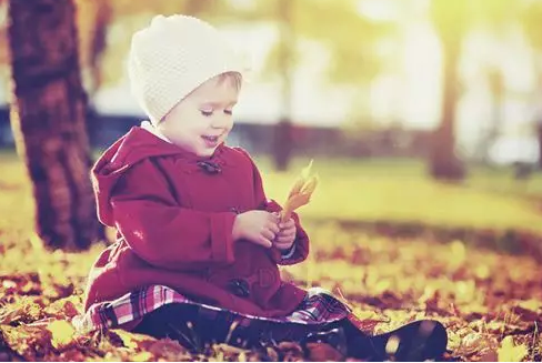 秋季溫差大寶寶怎么穿衣服 春捂秋凍的說法有道理嗎 秋季溫差大寶寶怎么穿衣服 春捂秋凍的說法有道理嗎