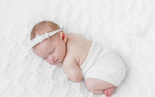 一歲以內寶寶可以裸睡嗎 孩子裸睡有什么好處