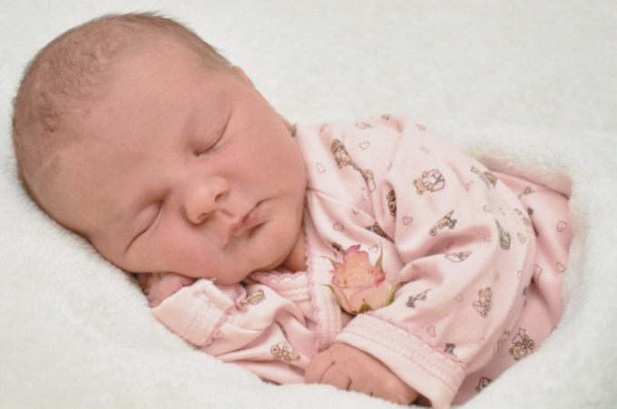 新生兒為什么沒有眼淚和汗液 新生兒沒有眼淚和汗液的原因