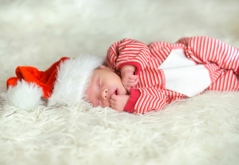 寶寶奶吃奶的時候睡著要叫醒他嗎 怎么預防避免孩子有奶睡的習慣