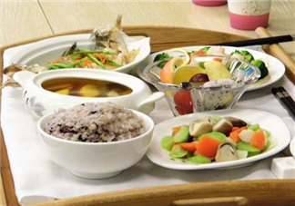 剛生完孩子可以大補嗎 剛生完孩子當天應該怎么吃