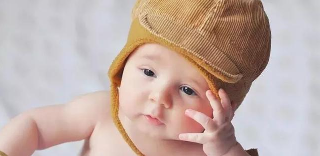 天冷孩子手腳冰涼要加衣服嗎 冬天孩子穿衣的正確指南 天冷孩子手腳冰涼要加衣服嗎 冬天孩子穿衣的正確指南