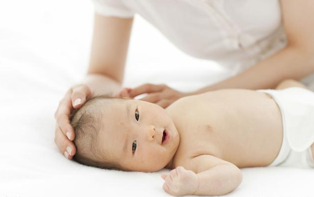 孩子頭發(fā)稀疏是怎么回事 孩子頭發(fā)稀疏怎么變濃密