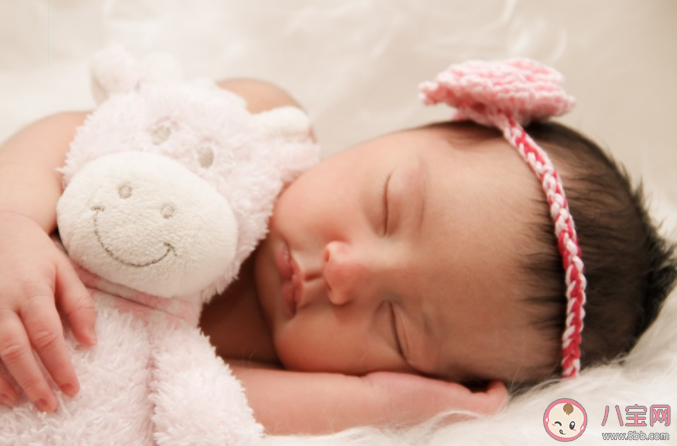 寶寶頭部多久定型 好頭型睡出時間表 寶寶頭部多久定型 好頭型睡出時間表