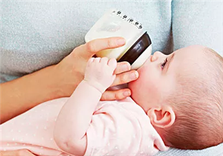 寶寶不喜歡奶瓶喂怎么辦 寶寶不喜歡奶瓶喂養的原因