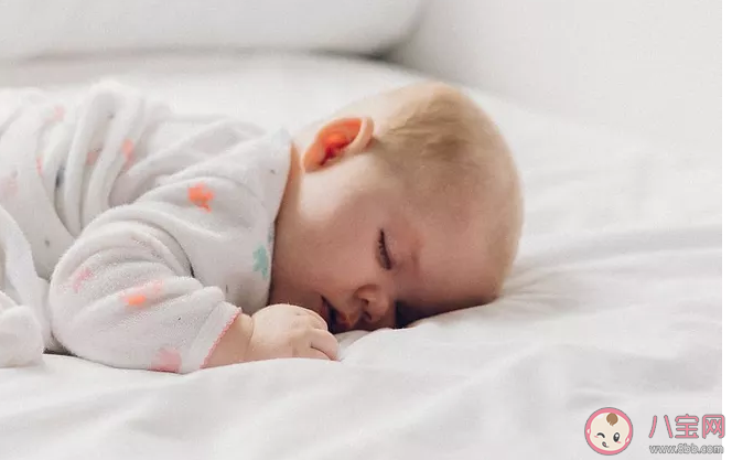 孩子睡覺滿床打滾正常嗎 孩子睡覺滿床打滾是什么原因 孩子睡覺滿床打滾正常嗎 孩子睡覺滿床打滾是什么原因