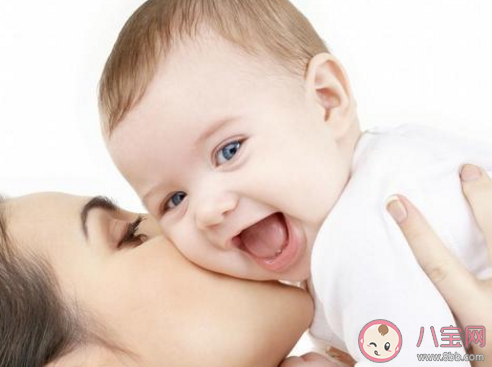 寶寶冬天穿連體衣好不好 寶寶冬季穿什么合適 寶寶冬天穿連體衣好不好 寶寶冬季穿什么合適