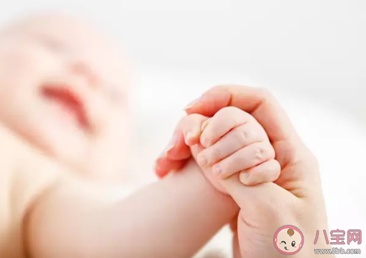 寶寶手長倒刺是怎么回事  寶寶長倒刺是缺乏營養嗎