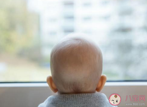 寶寶后腦勺扁平怎么辦 寶寶后腦勺扁頭要怎么糾正 寶寶后腦勺扁平怎么辦 寶寶后腦勺扁頭要怎么糾正