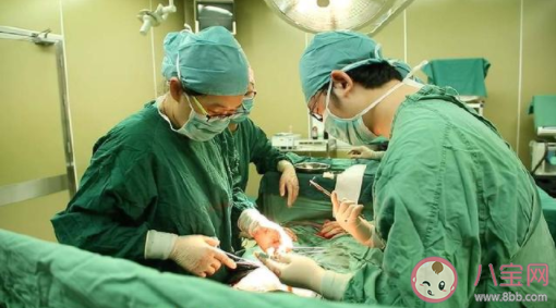 分娩時(shí)遇到男醫(yī)生有什么好處 分娩時(shí)遇到男醫(yī)生如何化解尷尬