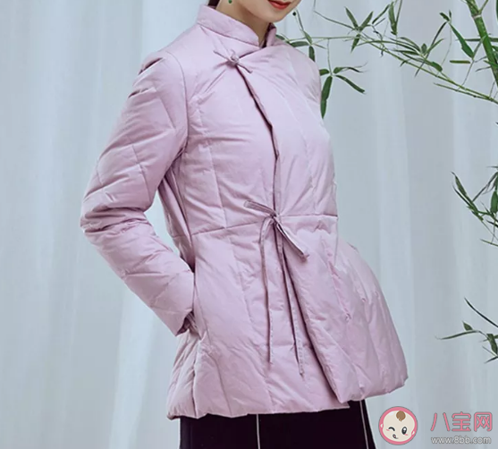 冬天穿羽絨服怎么挑選  冬天羽絨服充絨量多少比較好