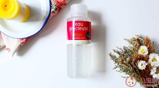 化妝水和爽膚水是一樣的嗎 化妝水和爽膚水有什么區(qū)別