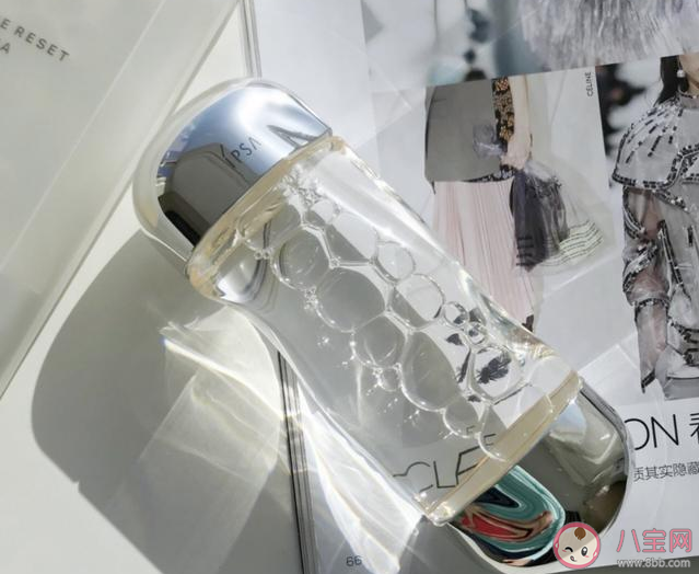 化妝水和爽膚水的使用順序有什么不一樣 化妝水和爽膚水的使用步驟