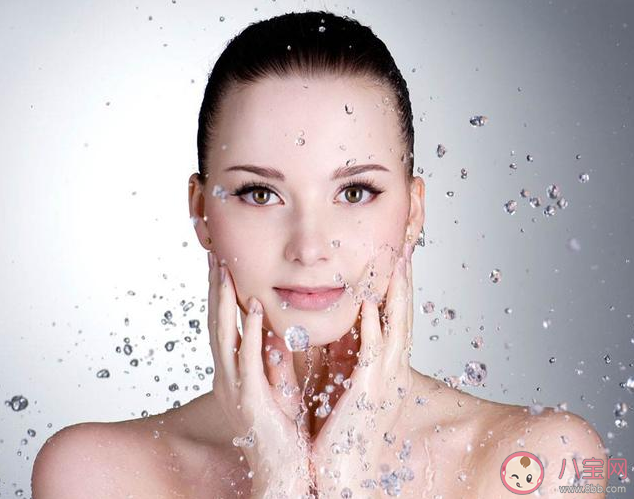 柔膚水和爽膚水一樣嗎 柔膚水和爽膚水有什么區別