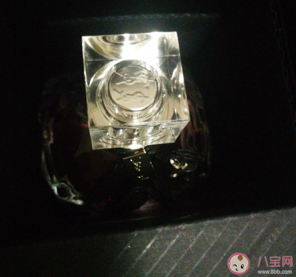 YSL反轉巴黎花溢香水味道重不重 YSL反轉巴黎花溢香水聞起來感受