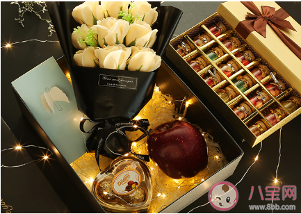 2020平安夜發朋友圈個性說說 適合平安夜發的朋友圈微信句子大全