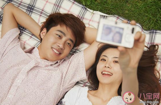 男生在戀愛中作的表現(xiàn)有哪些 男生在戀愛中作的表現(xiàn)