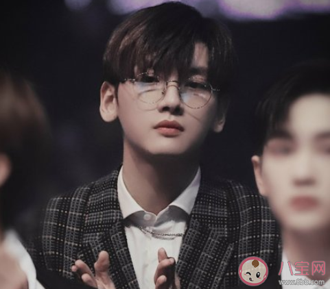 該不該對(duì)偶像有偏見(jiàn) 路人為什么會(huì)對(duì)偶像有偏見(jiàn) 該不該對(duì)偶像有偏見(jiàn) 路人為什么會(huì)對(duì)偶像有偏見(jiàn)