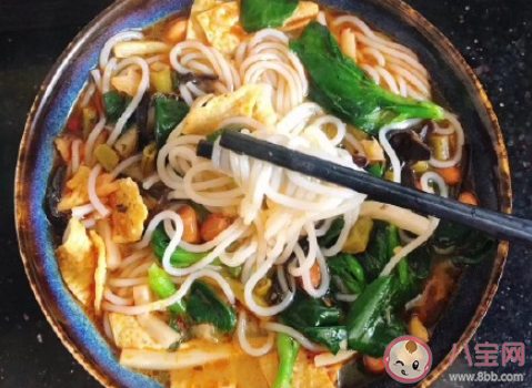 該不該在寢室點氣味重的外賣 在寢室該不該吃味道很重的東西