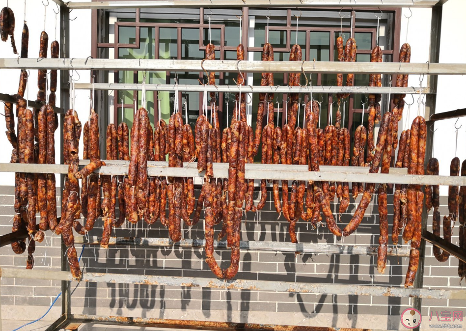 在家灌香腸說說怎么發朋友圈 曬灌香腸的心情說說