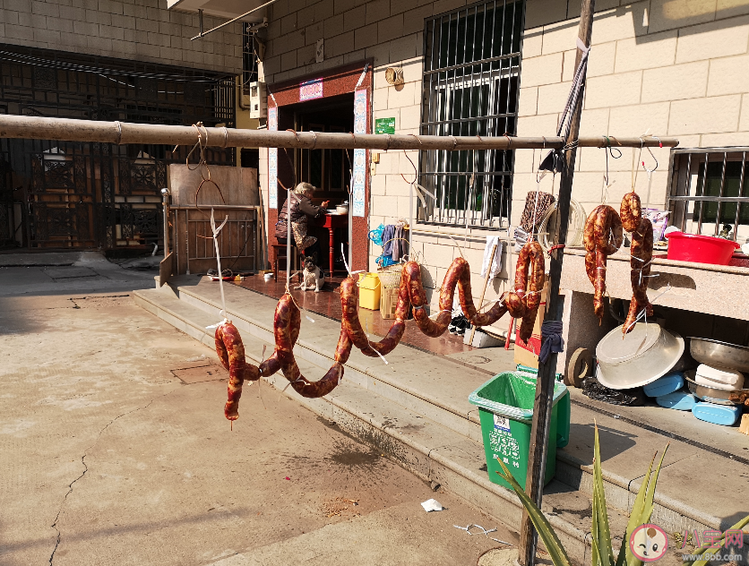 在家灌香腸說說怎么發朋友圈 曬灌香腸的心情說說