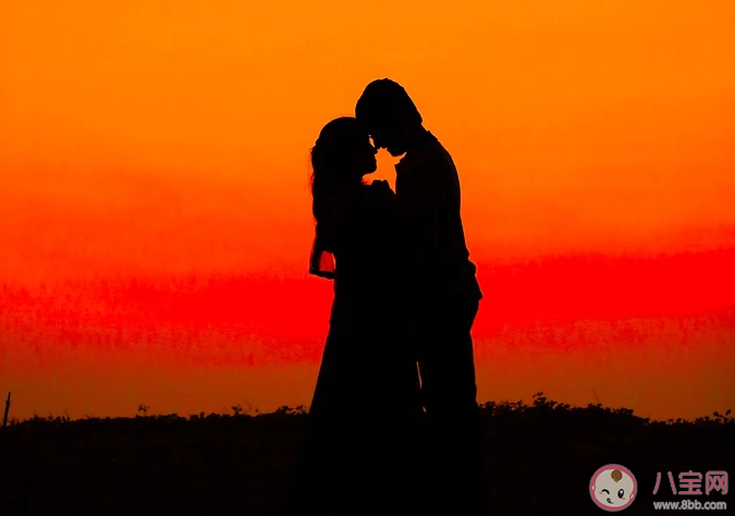 兩個(gè)人在一起久了什么感受 在一起久了怎么保持新鮮感