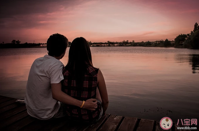 兩個(gè)人在一起久了什么感受 在一起久了怎么保持新鮮感