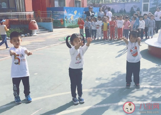 孩子第一次拿獎(jiǎng)狀朋友圈怎么說(shuō) 孩子第一次拿獎(jiǎng)狀家長(zhǎng)心情說(shuō)說(shuō)