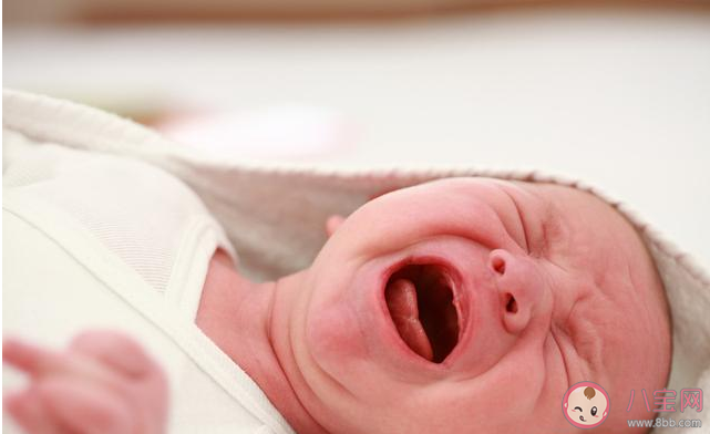 寶寶為什么總是在黃昏時哭鬧 如何安撫寶寶的黃昏哭鬧