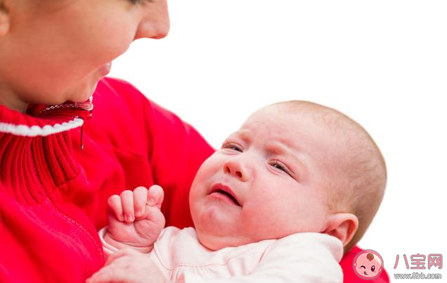 寶寶為什么總是在黃昏時哭鬧 如何安撫寶寶的黃昏哭鬧