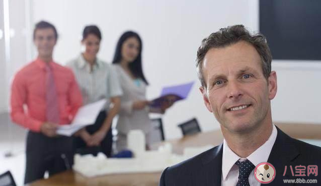 天生不善交際要變得合群嗎 不善于交際怎么辦 天生不善交際要變得合群嗎 不善于交際怎么辦