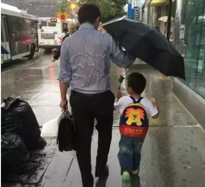 怎么讓爸爸跟孩子建立良好的關系 如何讓爸爸也會帶孩子