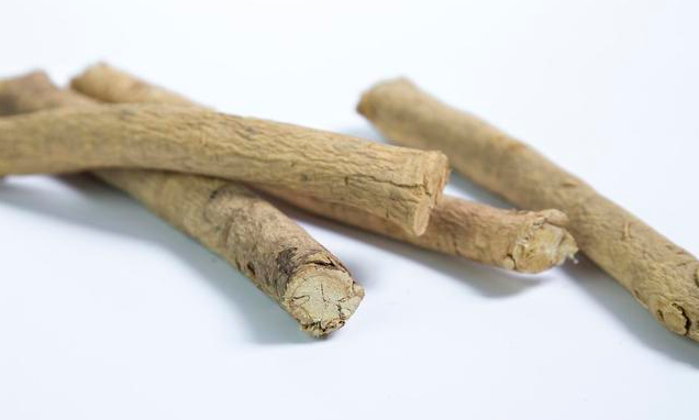 黃芪當(dāng)歸泡水喝有什么功效 黃芪當(dāng)歸怎么吃補血養(yǎng)生 黃芪當(dāng)歸泡水喝有什么功效 黃芪當(dāng)歸怎么吃補血養(yǎng)生