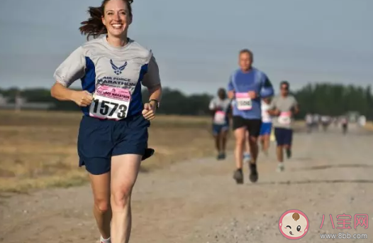 久坐或比跑步更傷膝蓋嗎 久坐為什么傷膝蓋