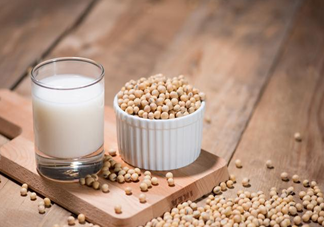 牛奶VS豆漿誰更營養更養生 牛奶和豆漿營養有什么差別